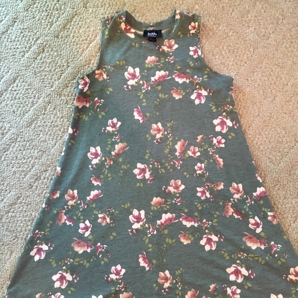 Girls Green Floral T-shirt Dress - Picture 1 of 4